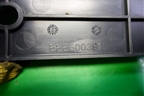 Кронштейн шторки левый (EPE500391) для Land Rover Range Rover Sport с 2005-2012г