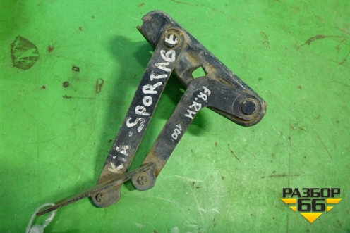 Петля капота правая (0K01852420A) для Kia Sportage с 1994-2004г