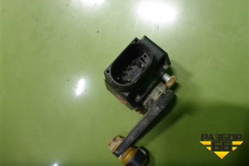 Датчик регулировки дорожного просвета (7L0616571D) для Volkswagen Touareg c 2002-2010г