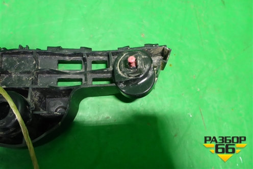 Кронштейн переднего бампера правый (5253533060) для Toyota Camry V70 с 2017г