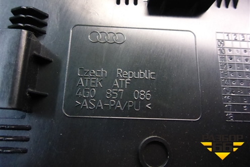 Накладка на торпедо (боковая правая) (4G0857086) для Audi A6 (C7) с 2011-2018г