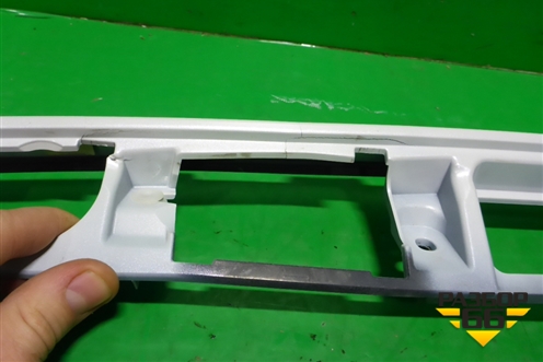 Накладка крышки багажника (7681133520) для Toyota Camry V70 с 2017г