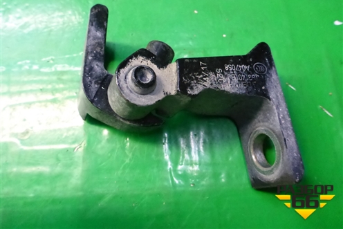 Петля двери передней левой нижняя (4G0831401B) для Audi A6 (C7) с 2011-2018г