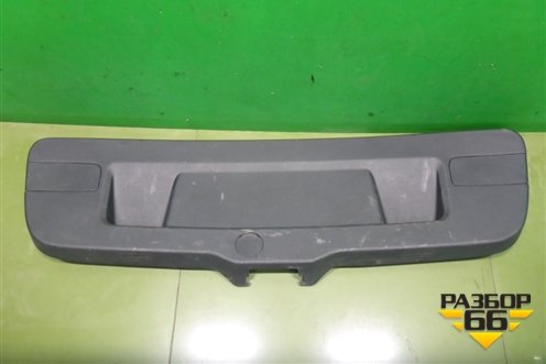 Обшивка крышки багажника (5C6867605A) для Volkswagen Jetta с 2010-2019г