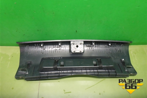Обшивка багажника на заднюю панель (5C6863459) для Volkswagen Jetta с 2010-2019г