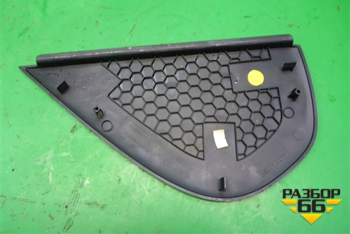 Накладка на торпедо (боковая правая) (5C6858248) для Volkswagen Jetta с 2010-2019г