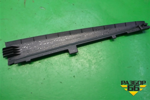 Накладка на торпедо (вертикальная правая) (5С6868238) для Volkswagen Jetta с 2010-2019г