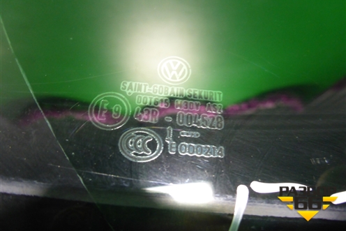 Стекло двери задней правой форточка (5C6845214) для Volkswagen Jetta с 2010-2019г