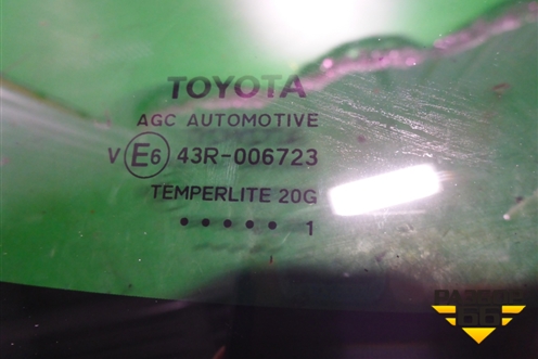 Стекло глухое левое (заводская тонировка) (627200R120) для Toyota Rav-4 с 2018г