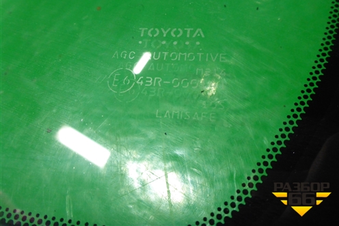 Стекло лобовое (с полным обогревом под датчик дождя) для Toyota Land Cruiser (200) с 2008г