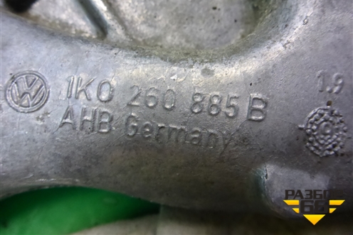 Кронштейн компрессора кондиционера (1.4л CAX) (1K0260885B) для Volkswagen Jetta с 2010-2019г