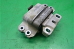 Опора КПП левая (1.4л CAX МКПП) (1K0199555) для Volkswagen Jetta с 2010-2019г