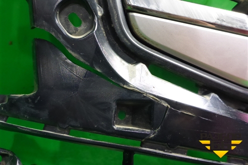 Решетка радиатора (5311460230) для Toyota Land Cruiser (300) с 2021г