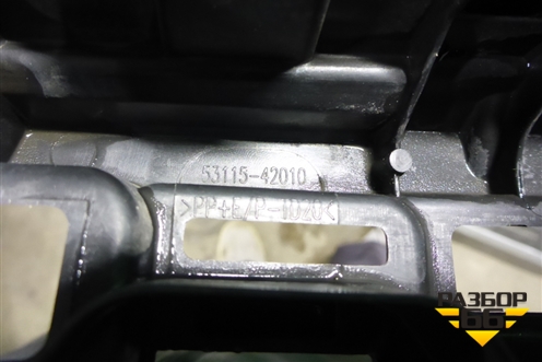 Кронштейн переднего бампера центральный (5311542010) для Toyota Rav-4 с 2018г