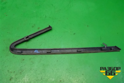 Накладка стекла переднего левого (кузовного) (73375SNL) для Honda Civic 4D с 2006-2012г