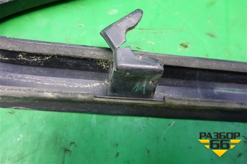 Накладка стекла переднего правого (кузовного) (73335SNL) для Honda Civic 4D с 2006-2012г