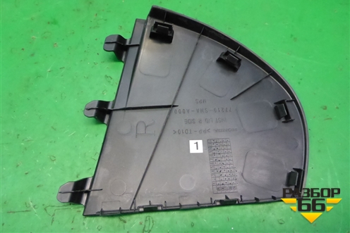Накладка на торпедо (боковая правая) (77210SNA) для Honda Civic 4D с 2006-2012г