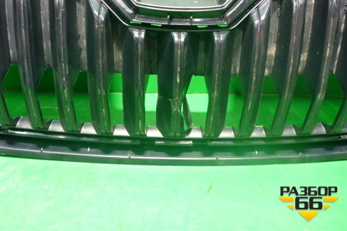 Решетка радиатора (после 2017г новая) (5E0853653) для Skoda Octavia (A7) с 2013г