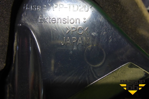 Фонарь задний внутренний правый (до 2012г) (8158160180) для Toyota Land Cruiser (200) с 2008г