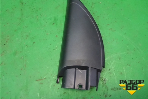 Накладка двери передней левой уголок (6RU837973) для Volkswagen Polo (седан) с 2010г