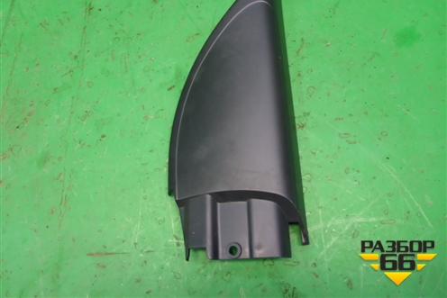 Накладка двери передней правой уголок (6RU837974) для Volkswagen Polo (седан) с 2010г