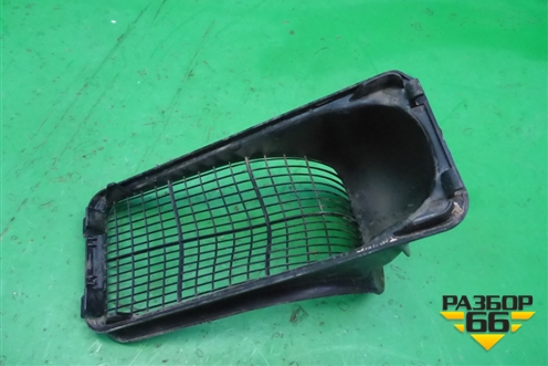 Решетка вентиляционная (6R0815479A) для Volkswagen Polo (седан) с 2010г