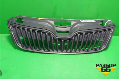 Решетка радиатора (5JA853668) для Skoda Rapid с 2013г