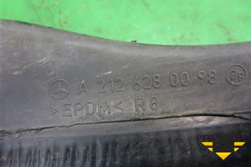 Уплотнитель капота (на решетку стеклоочистителей правый) (A2126280098) для Mercedes Benz E-Klass W212 с 2009-2016г