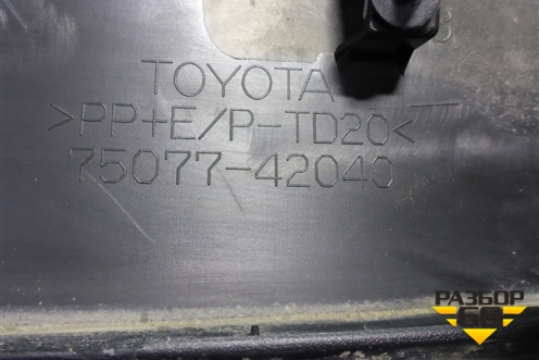 Накладка двери задней правой (7507742040) для Toyota Rav-4 с 2018г