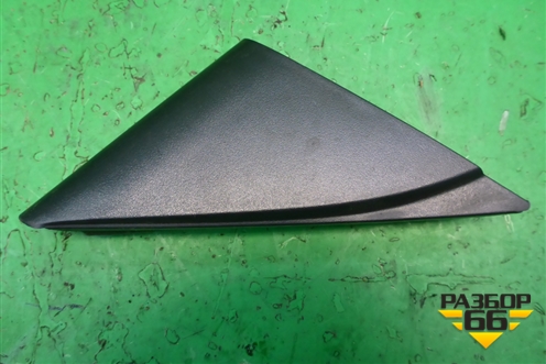 Накладка двери передней правой уголок (96326653) для Chevrolet Evanda с 2004г