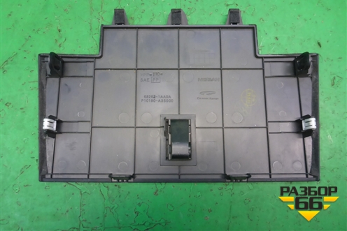 Накладка на торпедо (центральная нижняя) (682621AA0A) для Nissan Murano (Z51) с 2007-2015г