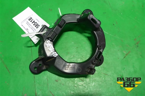 Кронштейн ПТФ правый (после 2015г) (8148160080) для Toyota Land Cruiser (200) с 2008г