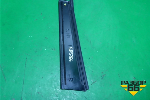 Накладка двери задней левой (на рамку) (75762LH011) (75762011) для Toyota Camry V70 с 2017г