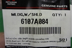 Молдинг лобового стекла (боковой новый) (6107A084) для Mitsubishi Pajero/Montero Sport с 2015г