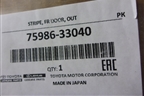 Наклейка (двери передней левой на рамку) (7598633040) для Toyota Camry V70 с 2017г