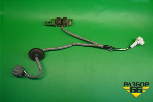 Кнопка открывания багажника для Toyota Land Cruiser Prado(150) с 2009г