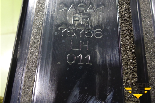 Накладка двери передней левой (на рамку) (75756LH011) для Toyota Camry V70 с 2017г