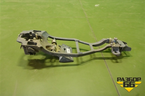 Кронштейн ручки наружной (передней правой) (7L0837886C) для Volkswagen Touareg c 2002-2010г