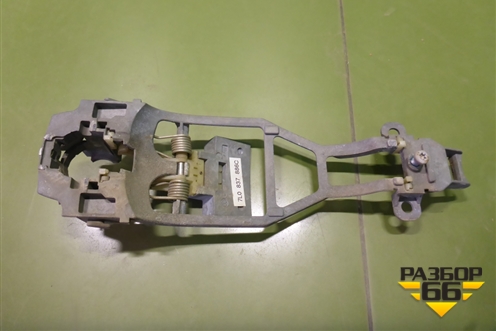 Кронштейн ручки наружной (передней правой) (7L0837886C) для Volkswagen Touareg c 2002-2010г
