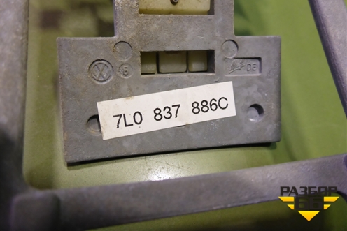 Кронштейн ручки наружной (передней правой) (7L0837886C) для Volkswagen Touareg c 2002-2010г