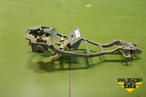 Кронштейн ручки наружной (задней правой) (7L0839886A) для Volkswagen Touareg c 2002-2010г