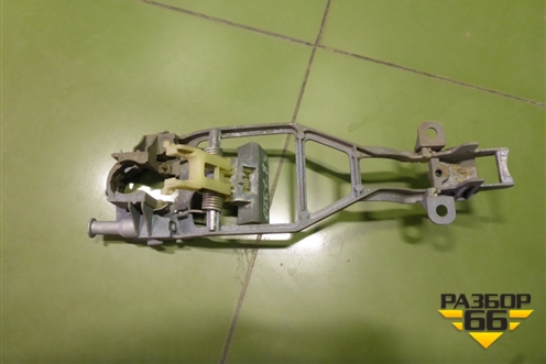 Кронштейн ручки наружной (задней правой) (7L0839886A) для Volkswagen Touareg c 2002-2010г
