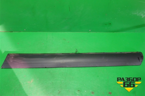 Накладка двери передней правой (7L6837788) для Volkswagen Touareg c 2002-2010г