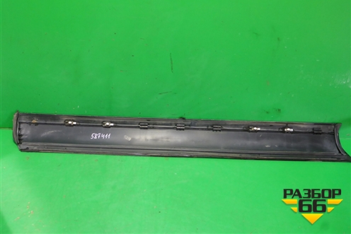 Накладка двери передней правой (7L6837788) для Volkswagen Touareg c 2002-2010г