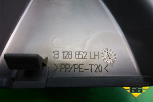 Накладка двери передней левой уголок (13128852) для Opel Meriva с 2003-2010г