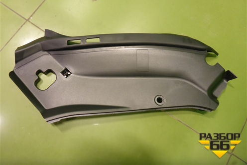 Накладка декоративная на переднюю панель (правая, новая) (A2048261024) для Mercedes Benz GLK-Klass X204 с 2008г (ГЛК)