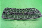 Решетка в передний бампер левая (до 2006г) (7L6853666A) для Volkswagen Touareg c 2002-2010г