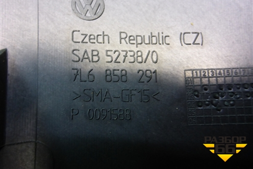 Накладка на щиток приборов (7L6858291) для Volkswagen Touareg c 2002-2010г