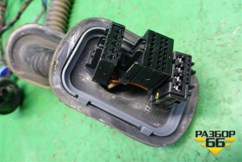 Проводка двери передней левой (7L6971120E) для Volkswagen Touareg c 2002-2010г