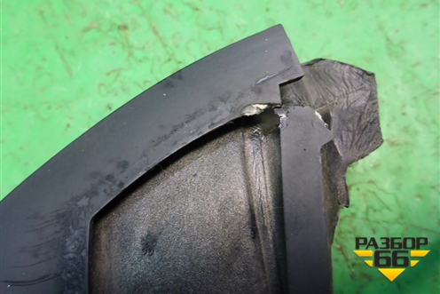 Накладка двери передней левой уголок (7L6837993) для Volkswagen Touareg c 2002-2010г